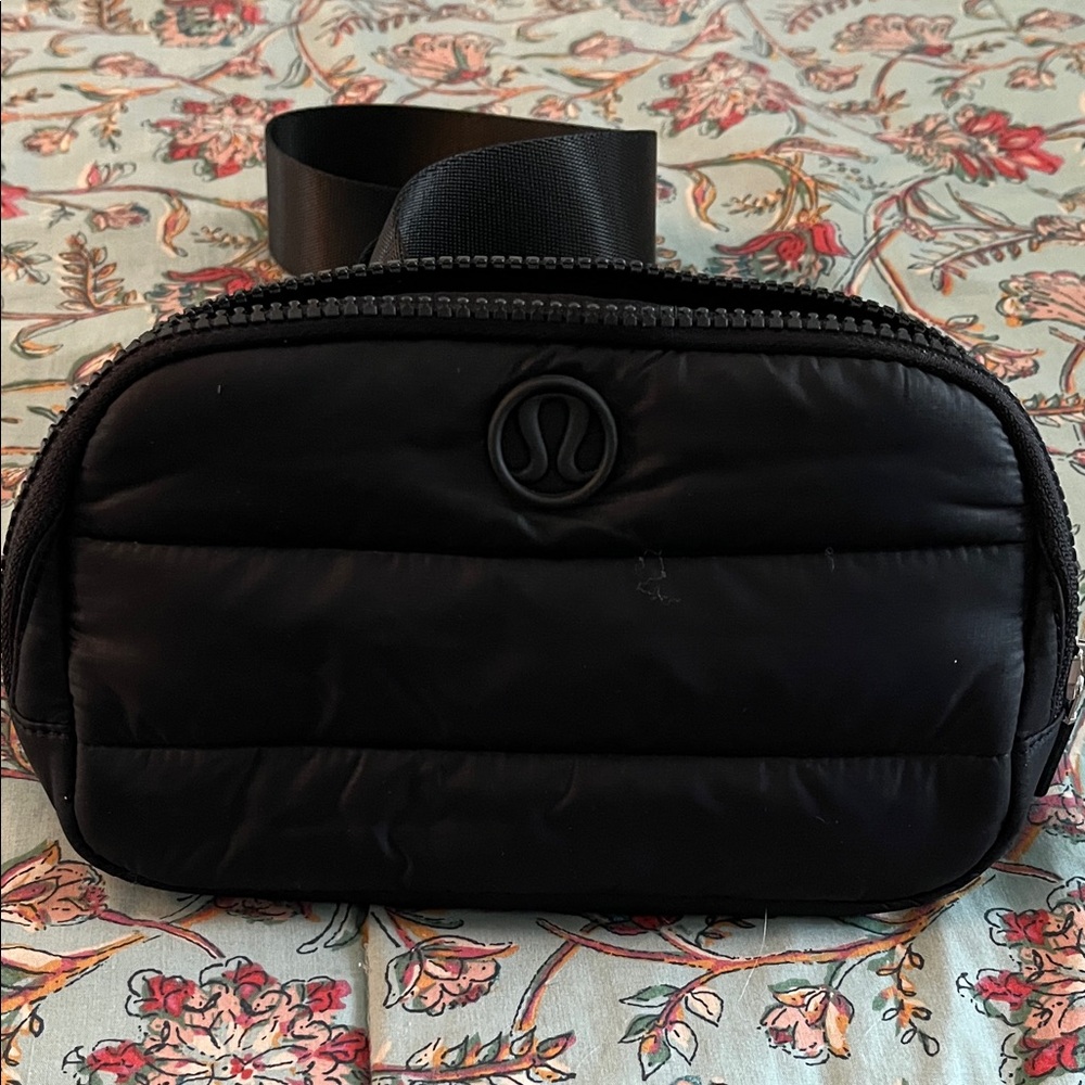Lululemon Black Mesh Pocket Bag